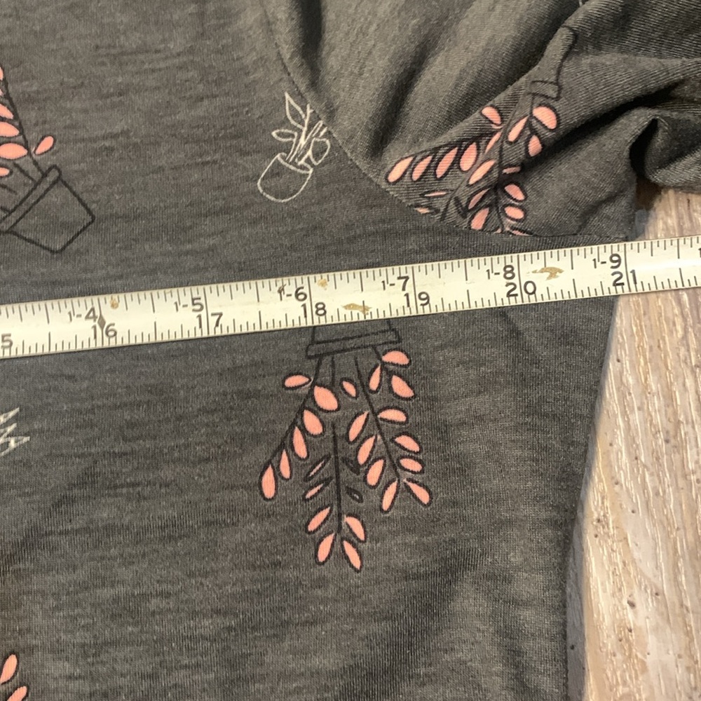 Lularoe Iris - Picture 3 of 4
